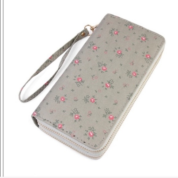 Handbags - New grey zip floral wallet